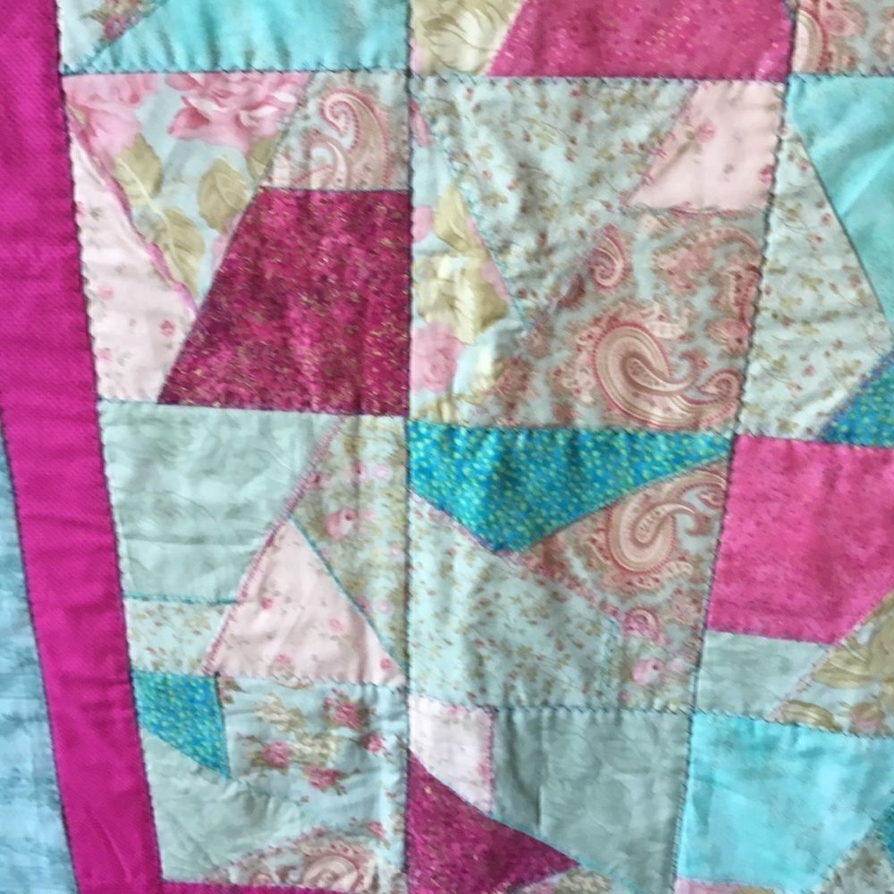 Handmade Quilt   - Picture 4 of 10